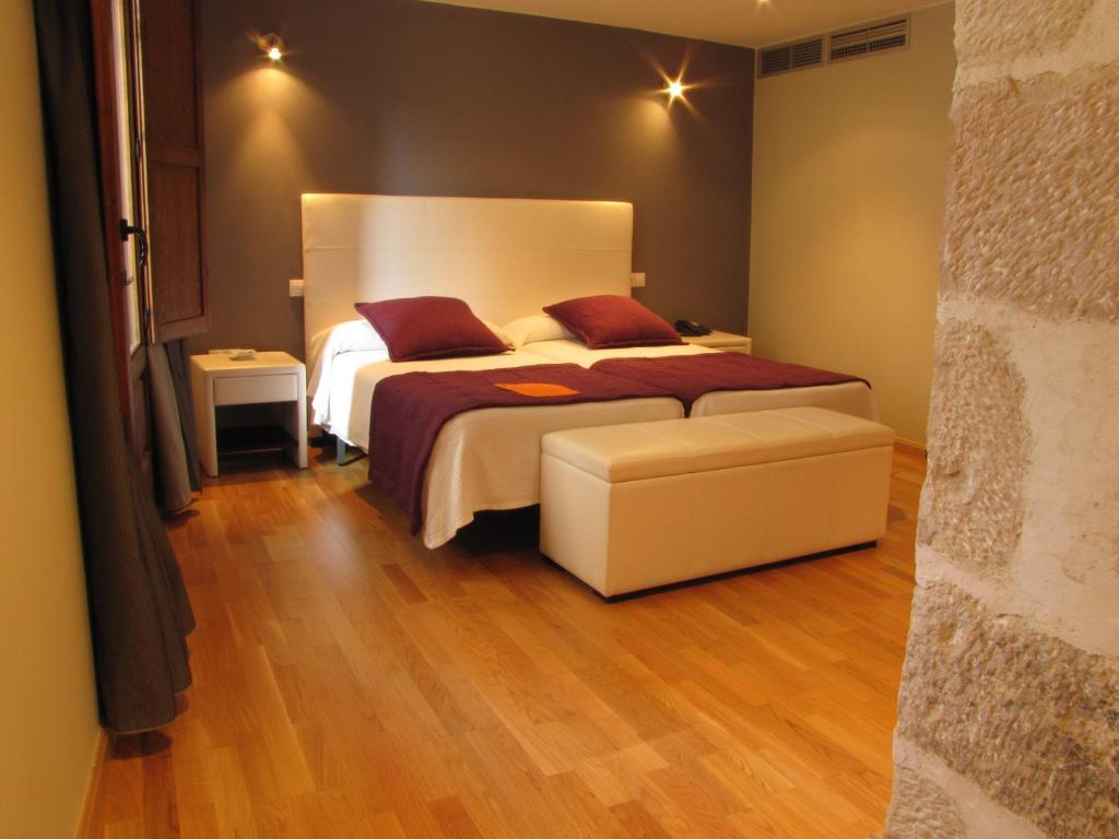 Portal Del Matarrana 3* Valjunquera